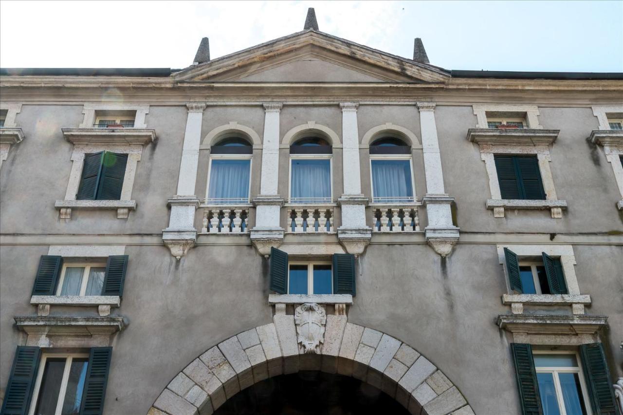 Domus Nova Palace - Italian Homing Vérone Extérieur photo